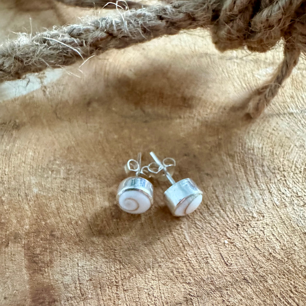 Shiva Ohrstecker in Silberfassung - Tropical Tribe