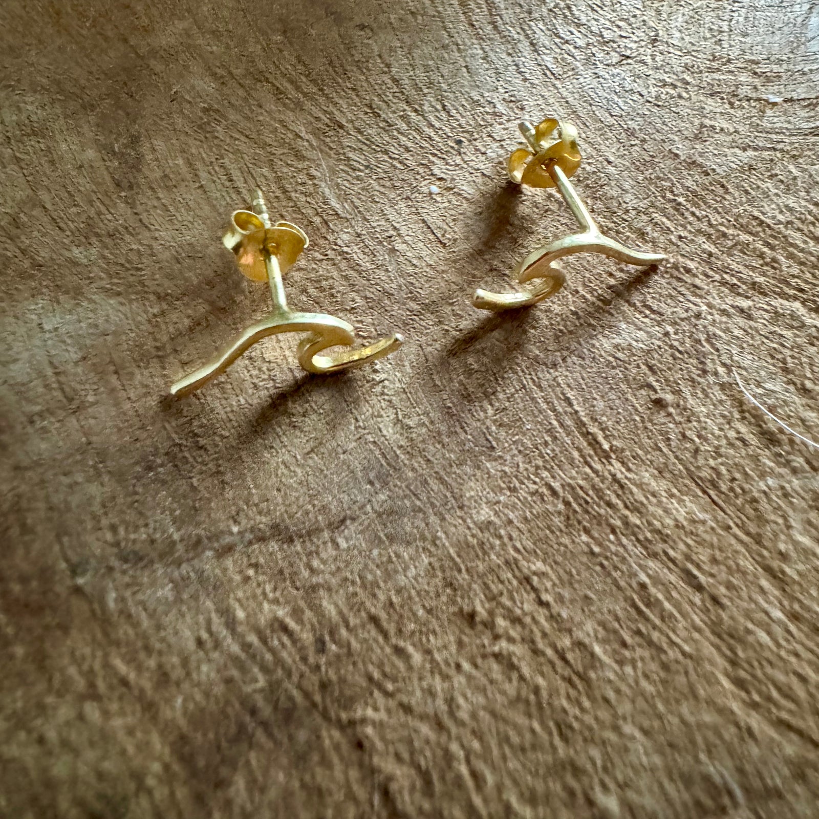 Wellen Ohrstecker ✨ vergoldet - Tropical Tribe