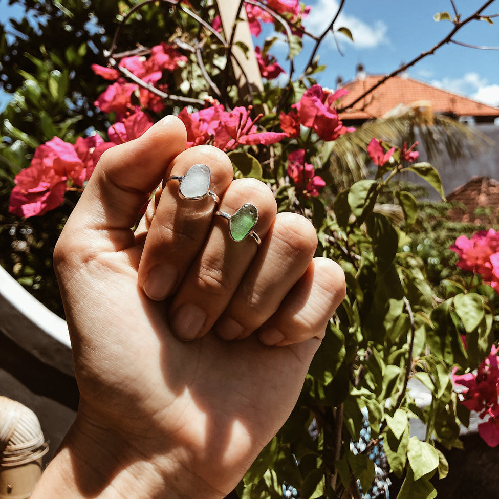 Silberring mit weißem Meerglas - Tropical Tribe
