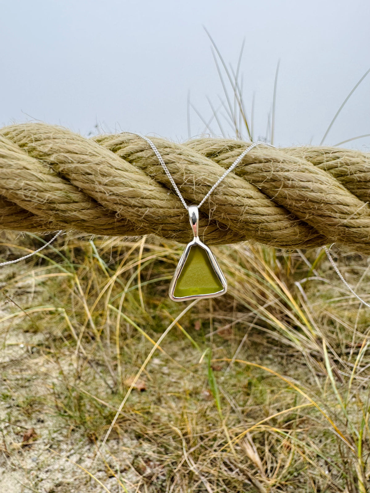 Kette mit grünem Meerglasanhänger - Tropical Tribe