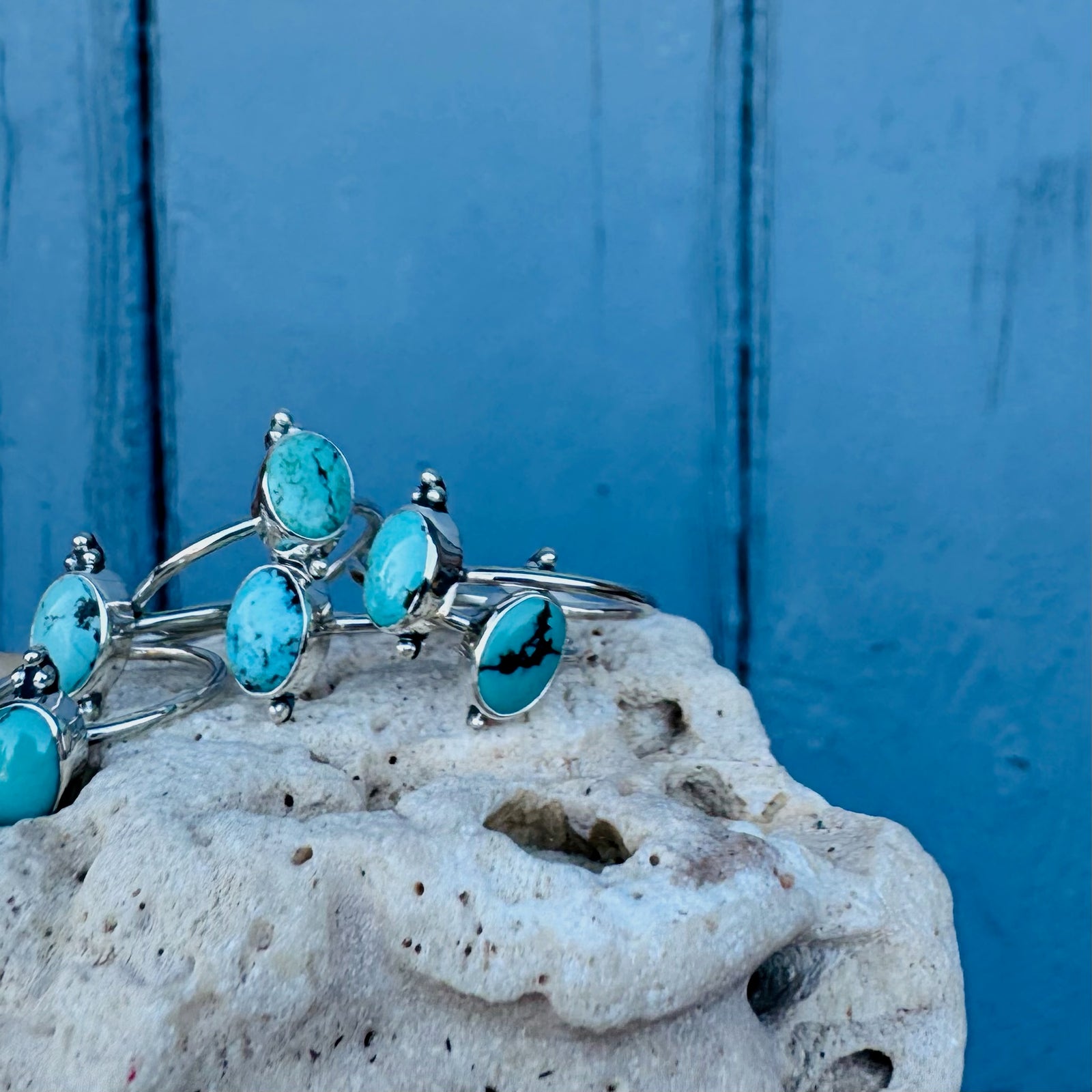 Ovaler Ring mit Türkis und Silber Perlen - Tropical Tribe