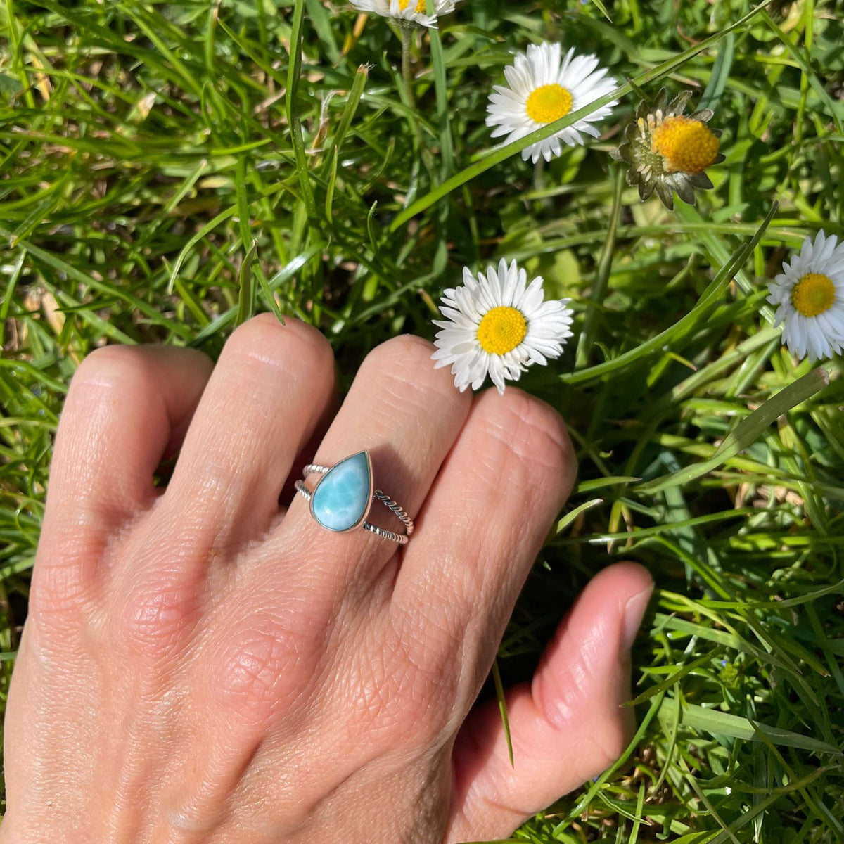 Tropfenförmiger Larimar Ring mit 2 fachem Twist Ring - Tropical Tribe