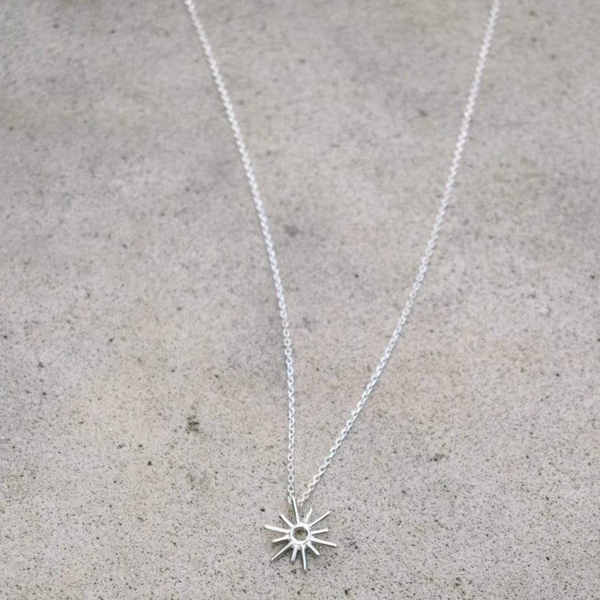 Kette mit Sonnenanhänger aus 925 Sterling Silver - Tropical Tribe