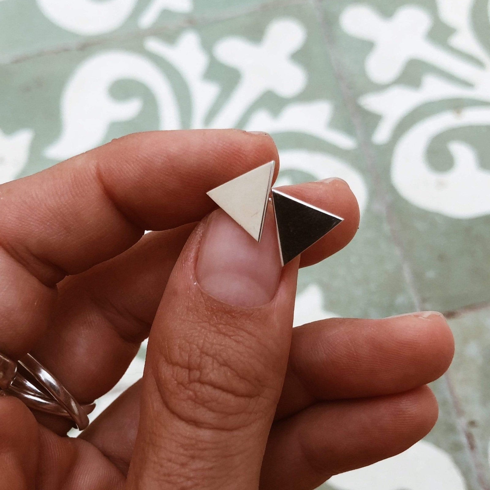 Schlichte Triangle Dreieck Ohrstecker - Tropical Tribe