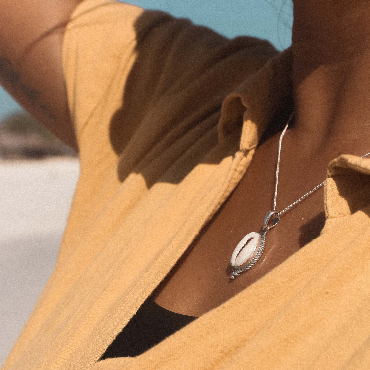 Aufwendige Cowrie Muschel Kette - Tropical Tribe