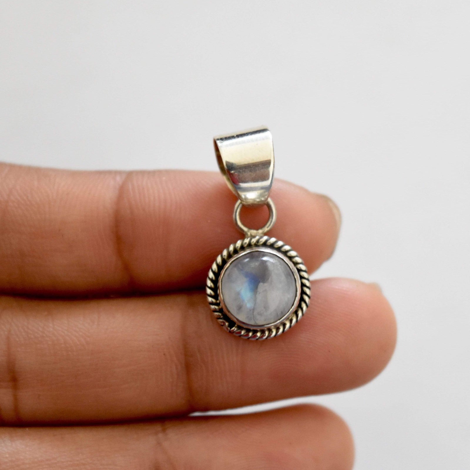 Kette mit Mondstein Anhänger und Twist Verzierung - Tropical Tribe