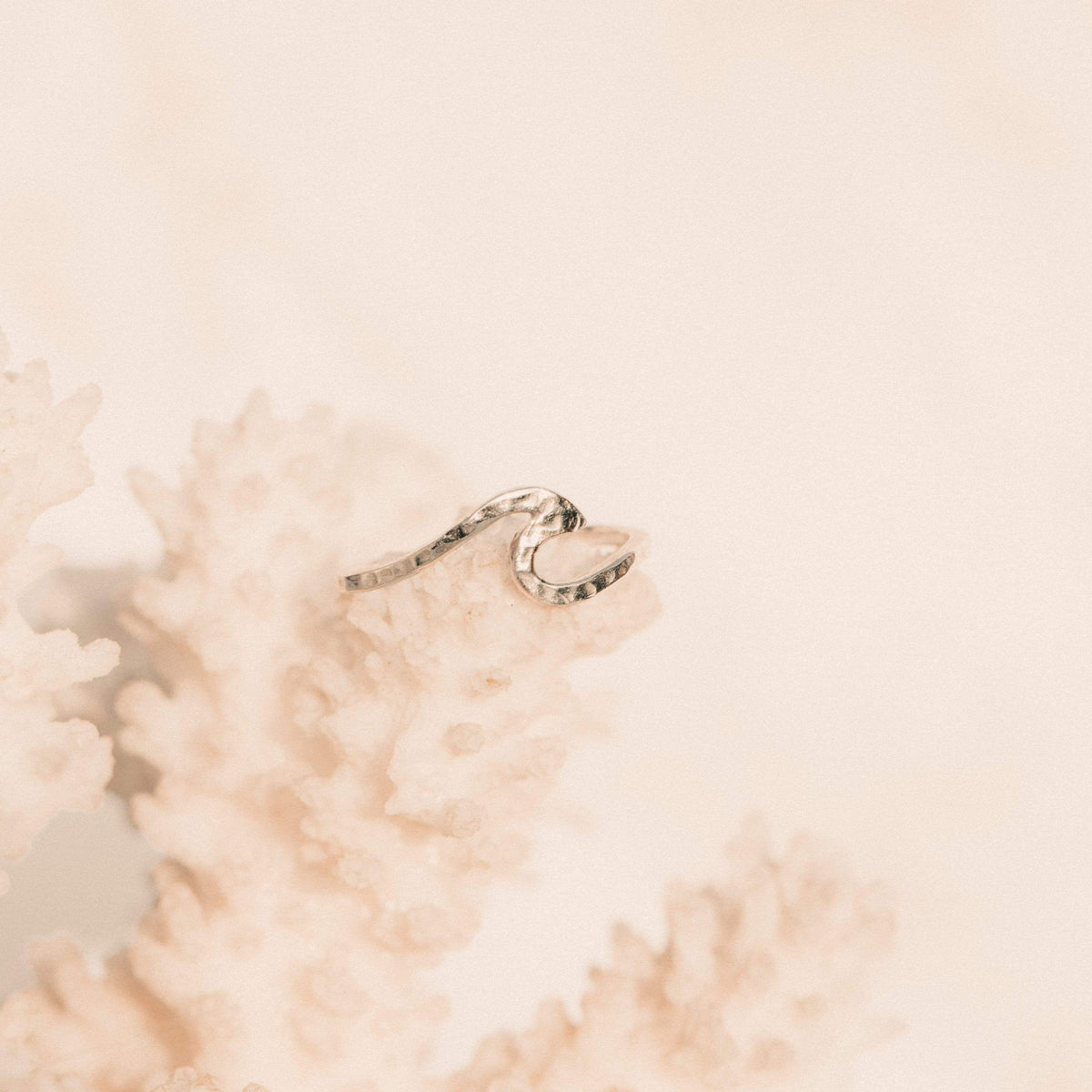 Gehämmerter WELLEN Ring - Tropical Tribe