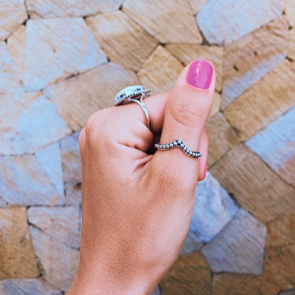 Triangle Ring mit Silber Perlen - Tropical Tribe